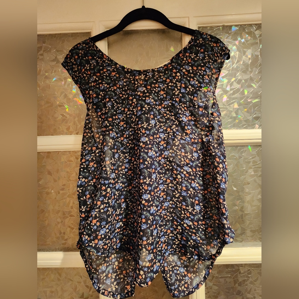 Love Culture Open Cross-Back Floral Top